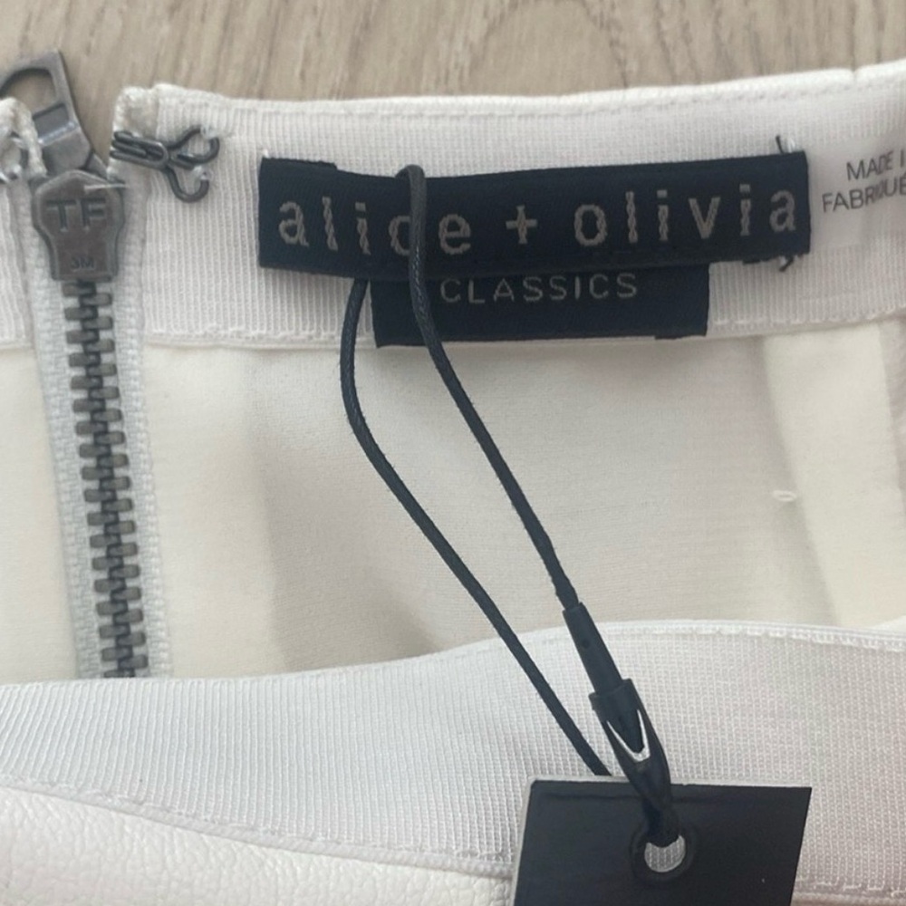 ISO Alice + Olivia White Pencil Skirt - Picture 2 of 2